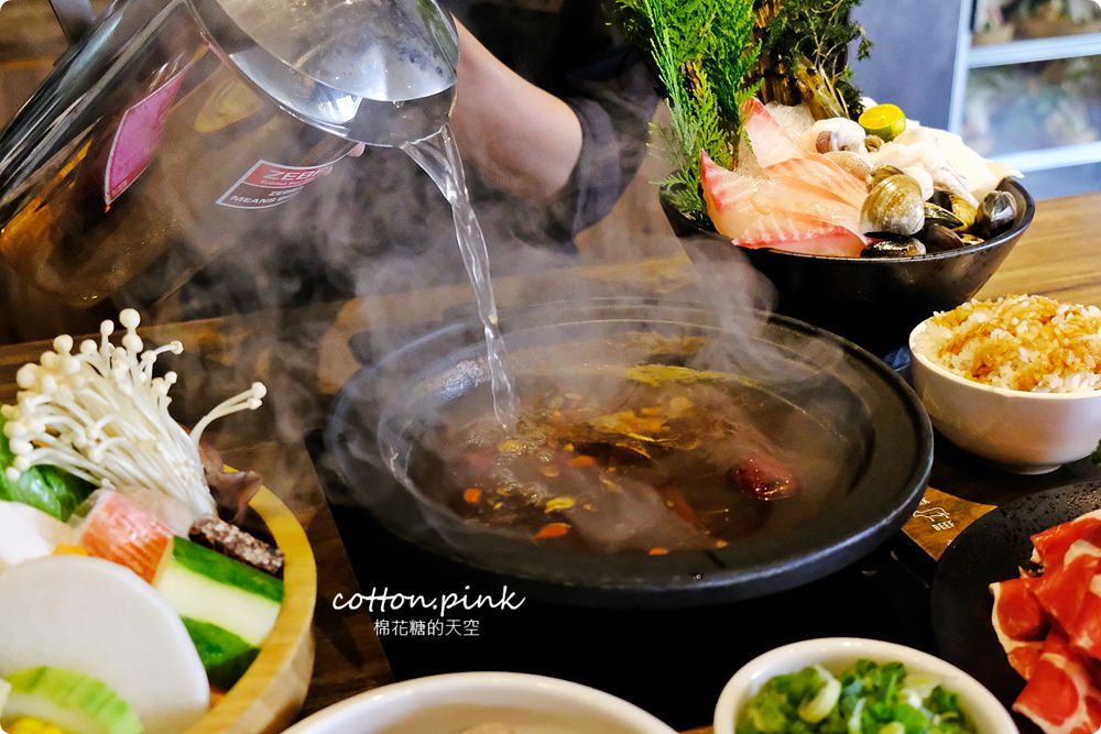 台中沙鹿火鍋推薦-尚石苑,熊熊火焰燃燒鍋vs濃濃牛奶起司鍋~好難選啊! 台中沙鹿火鍋推薦-尚石苑,熊熊火焰燃燒鍋vs濃濃牛奶起司鍋~好難選啊!