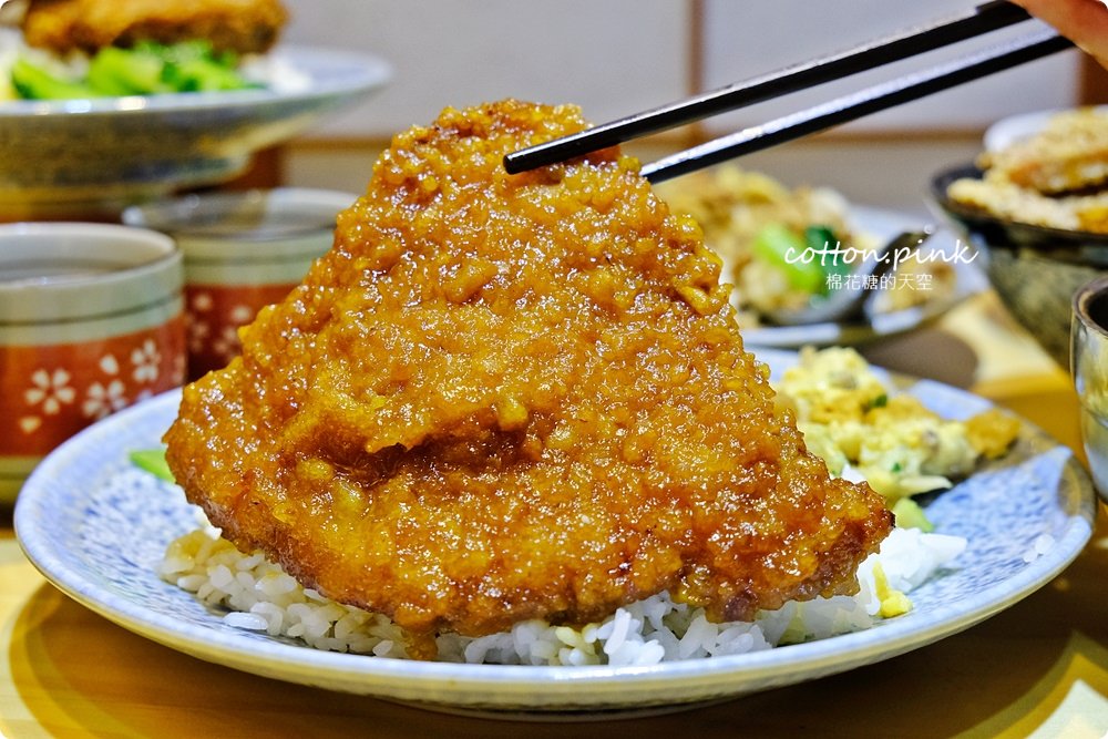 台中南屯便當推薦|肥飯堂傳統便當香酥肉排太迷人，大推手工麵線拌豬油超香的啦