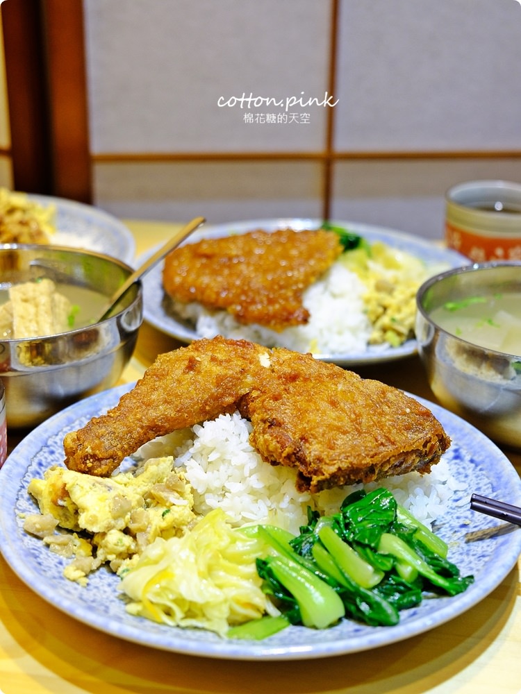 台中南屯便當推薦|肥飯堂傳統便當香酥肉排太迷人，大推手工麵線拌豬油超香的啦