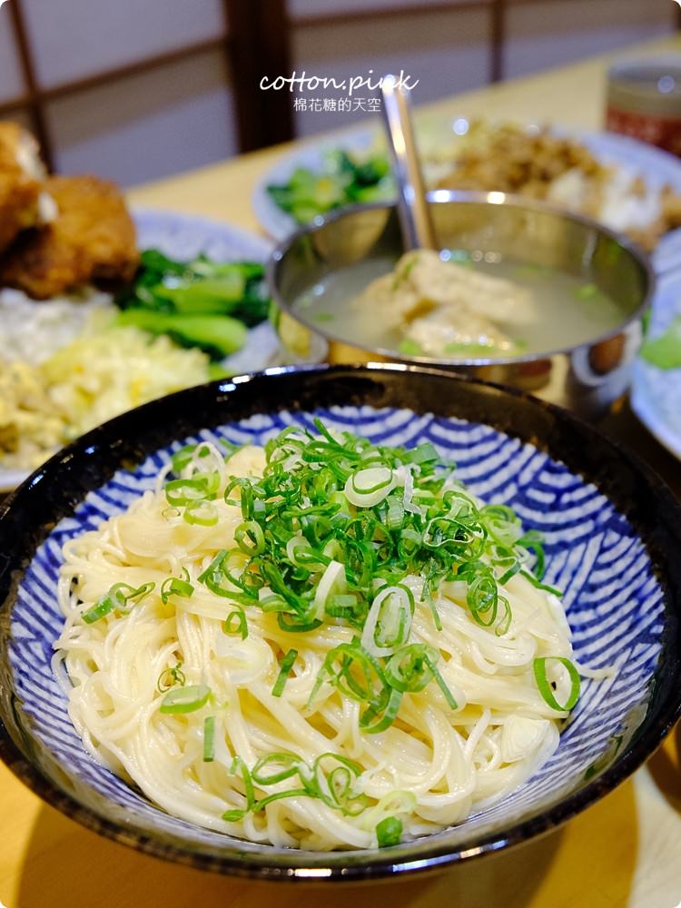 台中南屯便當推薦|肥飯堂傳統便當香酥肉排太迷人，大推手工麵線拌豬油超香的啦