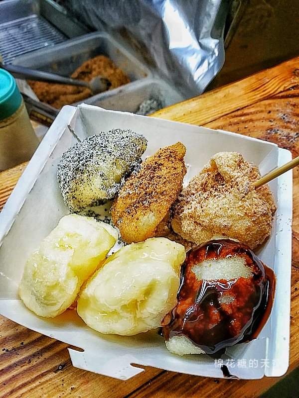 台中太原夜市排隊美食-六色炸麻糬，現點現炸每種口味我都愛