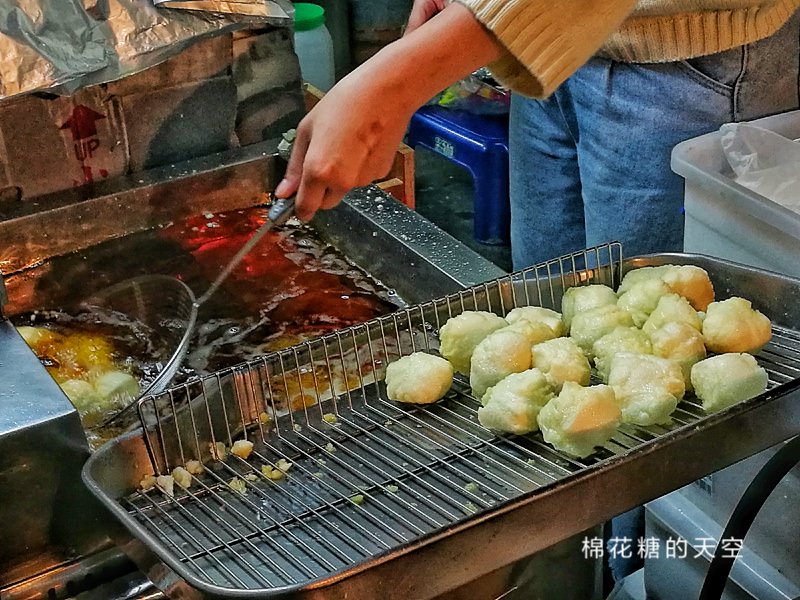 台中太原夜市排隊美食-六色炸麻糬，現點現炸每種口味我都愛