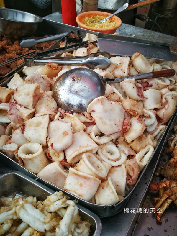 台中太原夜市排隊美食-呷味鮮蟹腳蟹肉，隱藏版魷魚膘晚來吃不到