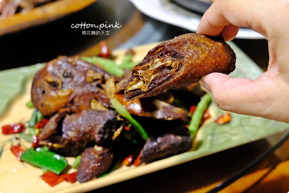 台中隱藏版庭園餐廳-城市部落超好拍！脆皮烤雞必點～獨家餐點好吃又特別