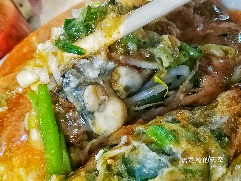 台中豐原廟東夜市必吃-超大顆洪記蚵仔煎