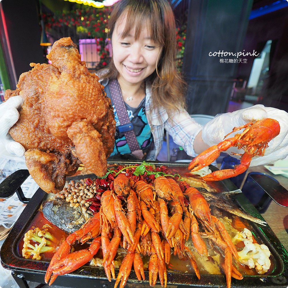 台中麻辣烤魚大升級！水貨烤魚小龍蝦初上市～菜單上這個竟然是炸全雞！