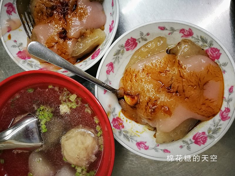 豐原廟東夜市必吃美食-正老牌肉丸，店裡只賣兩種東西人氣就爆棚啦！
