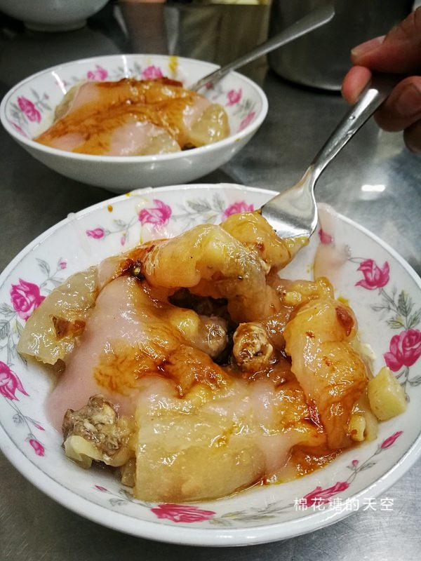 豐原廟東夜市必吃美食-正老牌肉丸，店裡只賣兩種東西人氣就爆棚啦！