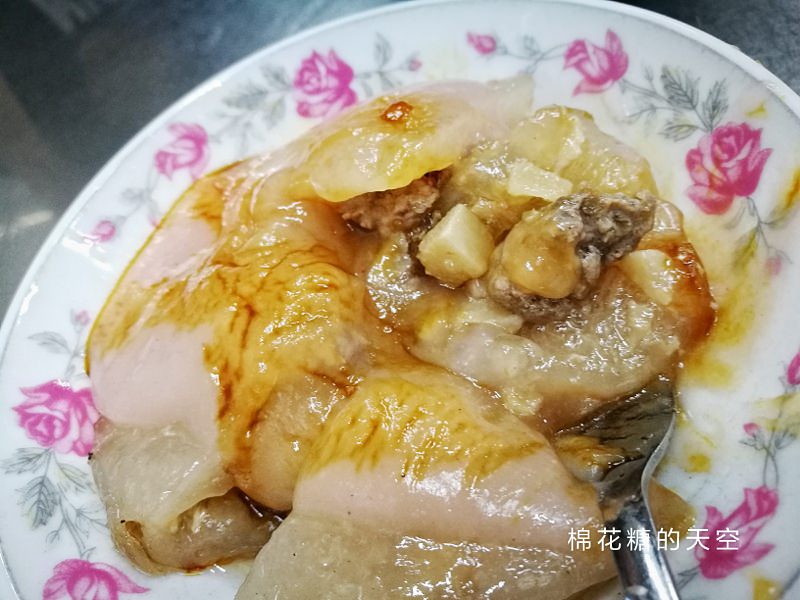 豐原廟東夜市必吃美食-正老牌肉丸，店裡只賣兩種東西人氣就爆棚啦！