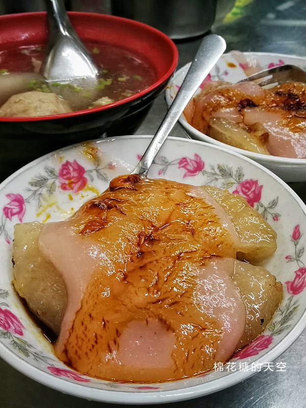 豐原廟東夜市必吃美食-正老牌肉丸，店裡只賣兩種東西人氣就爆棚啦！