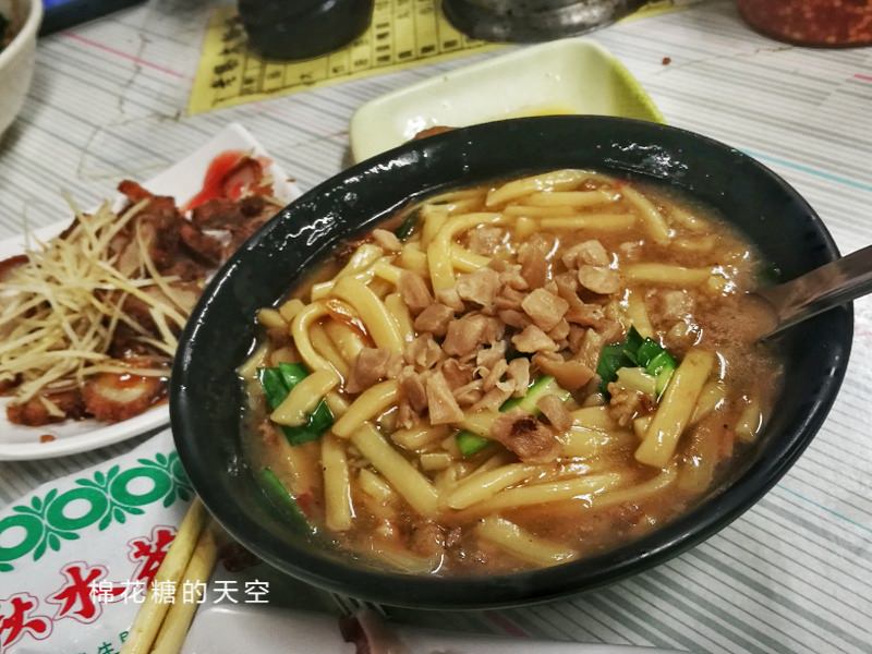 台中老蔡大麵羹每週最多賣兩天～搭配羅氏秋水茶濃濃台中味～