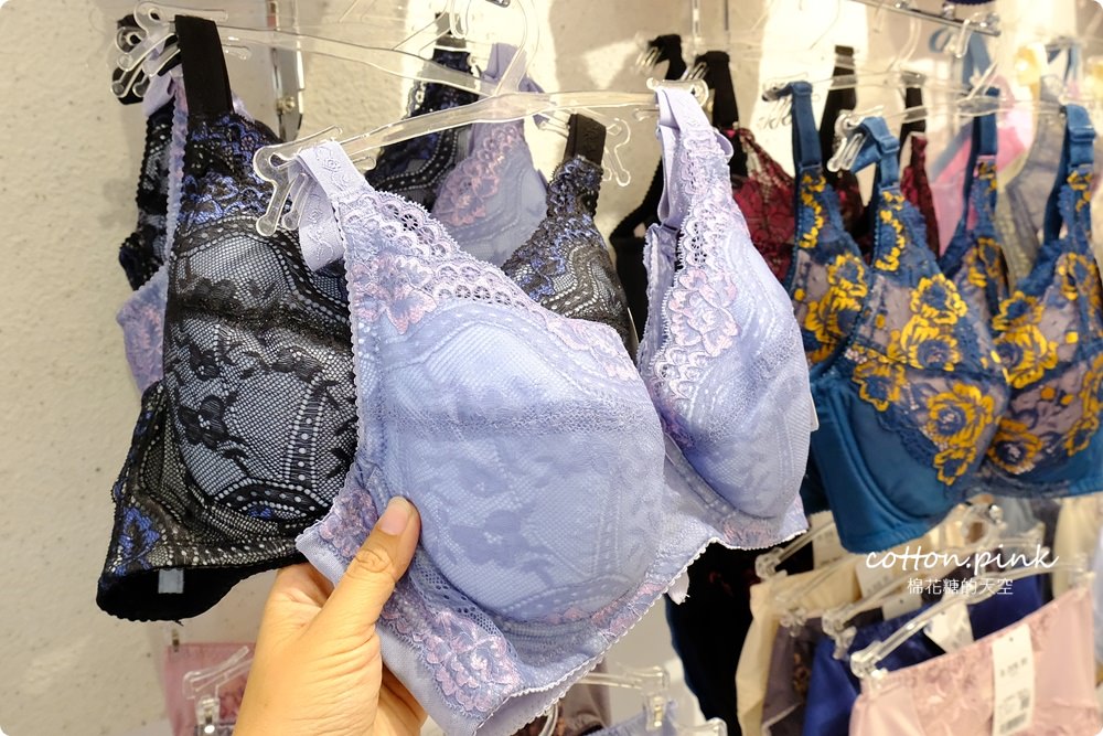 台中老牌大成內衣逢甲夜市開分店啦！香港女孩兒必買就是這一套！六色通通帶回家……