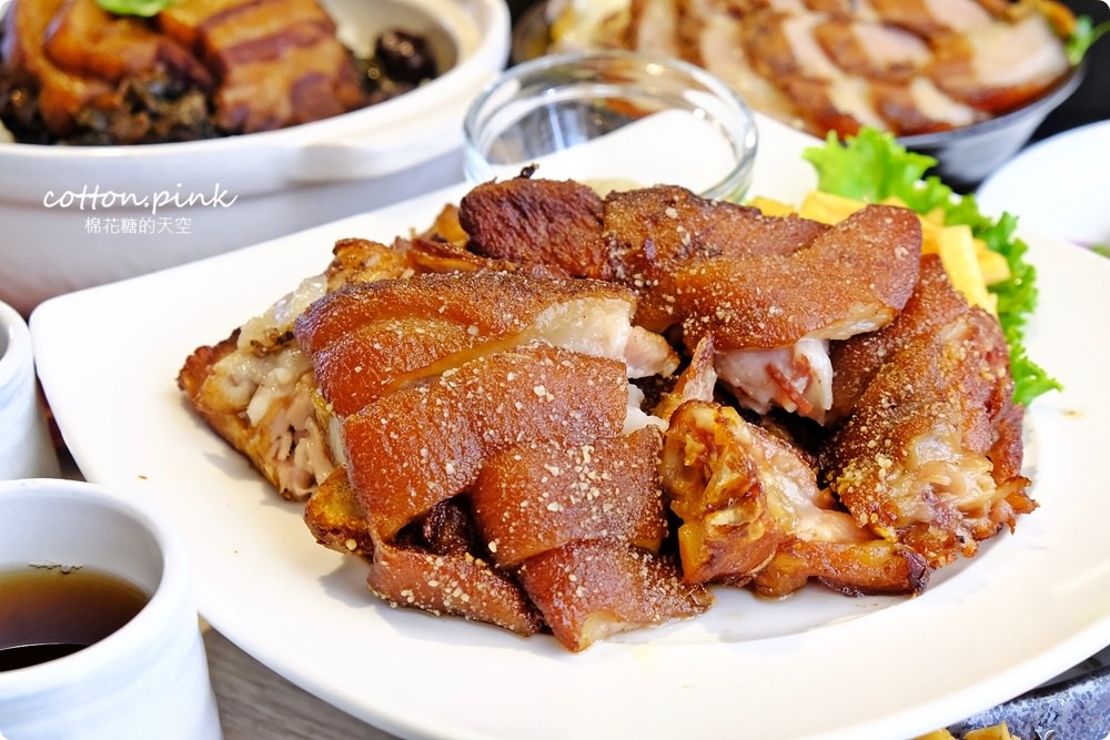 全台唯一鹹豬肉蓋飯在台中！平日午間限定，棗點子點餐就送紅棗茶免費喝到飽！