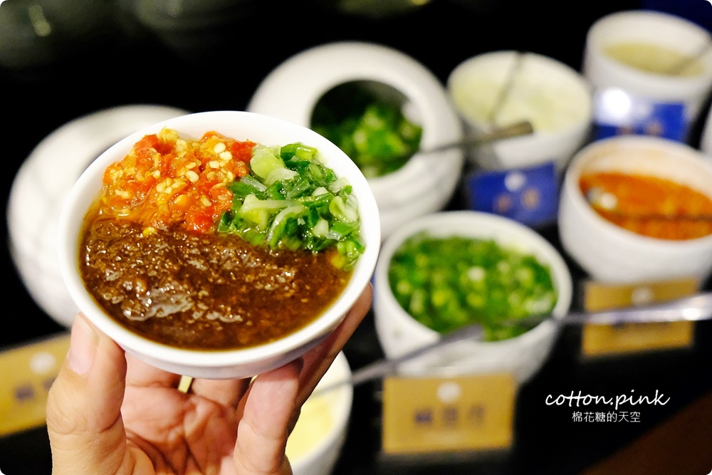 這次真的要叫你阿嬤來了！超狂台中火鍋-拾鑶鍋物用肉肉幫你過生日！年紀加個零就是免費肉盤重量～