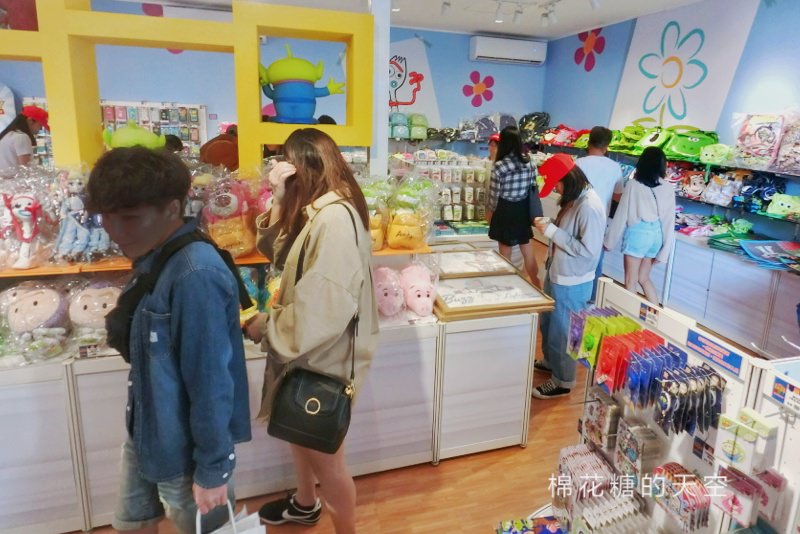 玩具總動員特賣會台中開賣啦！看到外觀就瘋狂的請舉手！