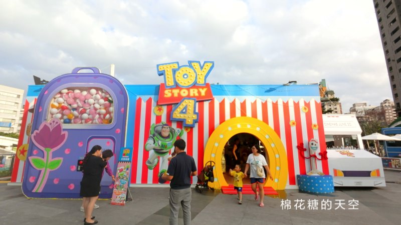 玩具總動員特賣會台中開賣啦！看到外觀就瘋狂的請舉手！