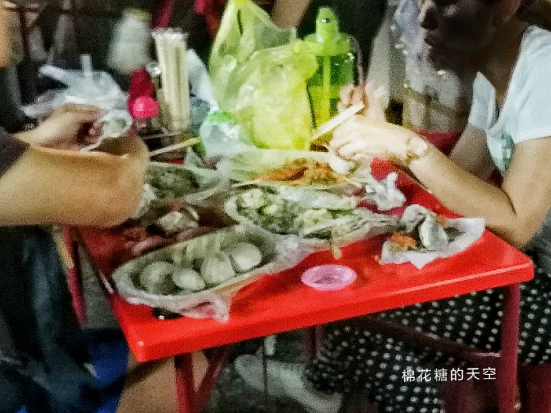 台中旱溪夜市超狂烤海鮮-發哥現烤，烤魚、鮮蚵都好吃