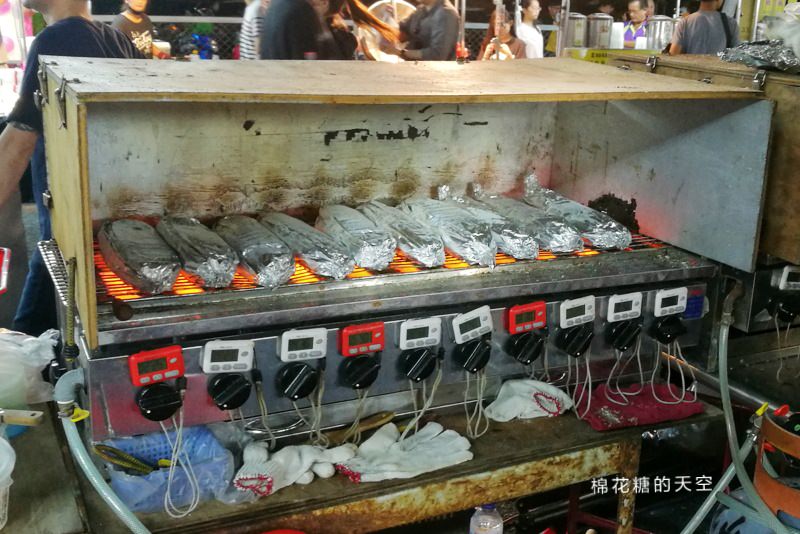 台中旱溪夜市超狂烤海鮮-發哥現烤，烤魚、鮮蚵都好吃