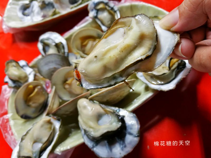 台中旱溪夜市超狂烤海鮮-發哥現烤，烤魚、鮮蚵都好吃