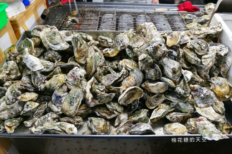 台中旱溪夜市超狂烤海鮮-發哥現烤，烤魚、鮮蚵都好吃