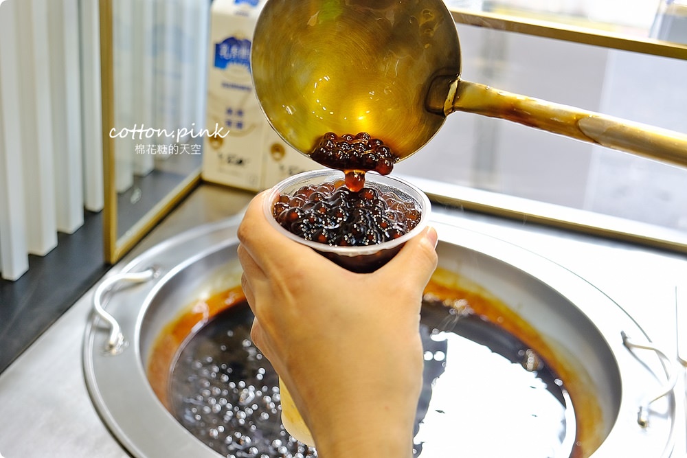 台中一中街必喝飲料-青蛙下蛋回來了！升級版青蛙來了～獨家黑糖珍珠冰沙陪你過夏天！