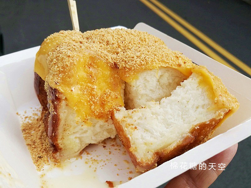 台中沙鹿邪惡小吃-黃金炸饅頭！有甜有鹹～外酥內軟太難抗拒啊！