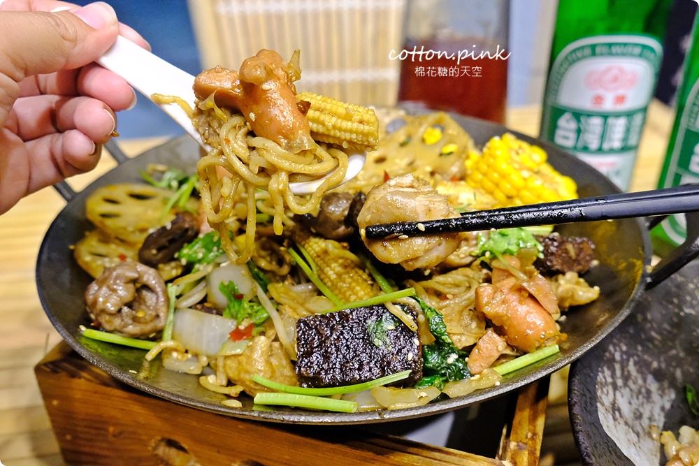 乾的麻辣鍋?!台中也有道地四川干鍋-蘇氏香鍋！獨家老油香氣逼人～老闆跟菜色一樣可口……XD