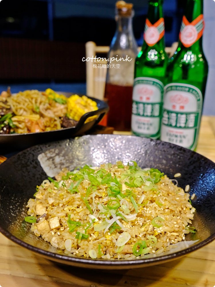 乾的麻辣鍋?!台中也有道地四川干鍋-蘇氏香鍋！獨家老油香氣逼人～老闆跟菜色一樣可口……XD