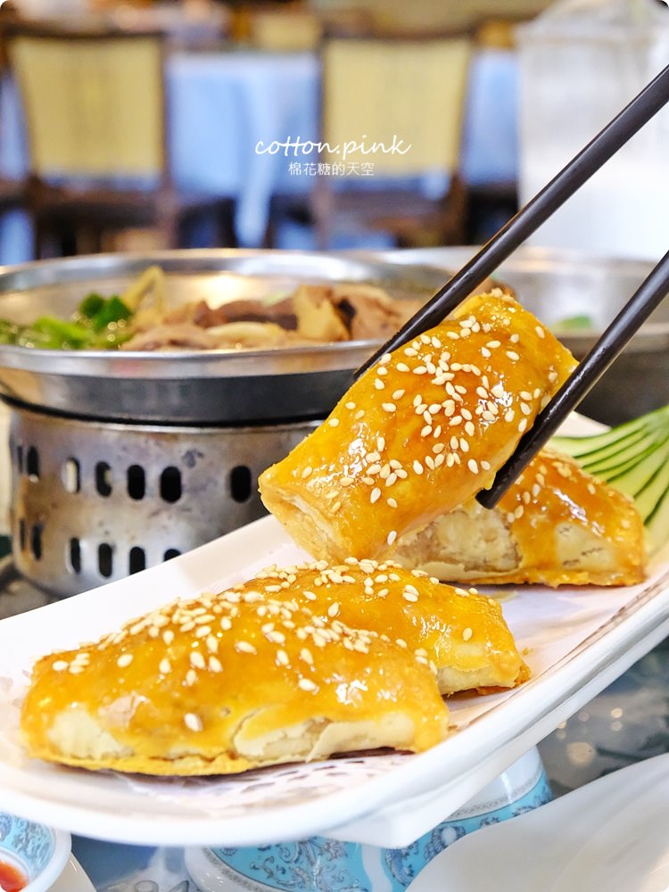 高美濕地排隊前先來朝聖台中海鮮必吃老店-新天地梧棲創始店，獨家手路菜兩個人就可以吃
