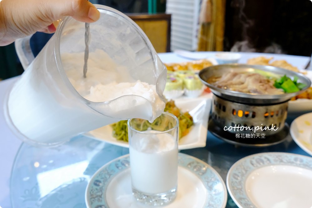 台中梧棲老店-林異香齋牛角麵包內藏好料！蛋黃酥也推推