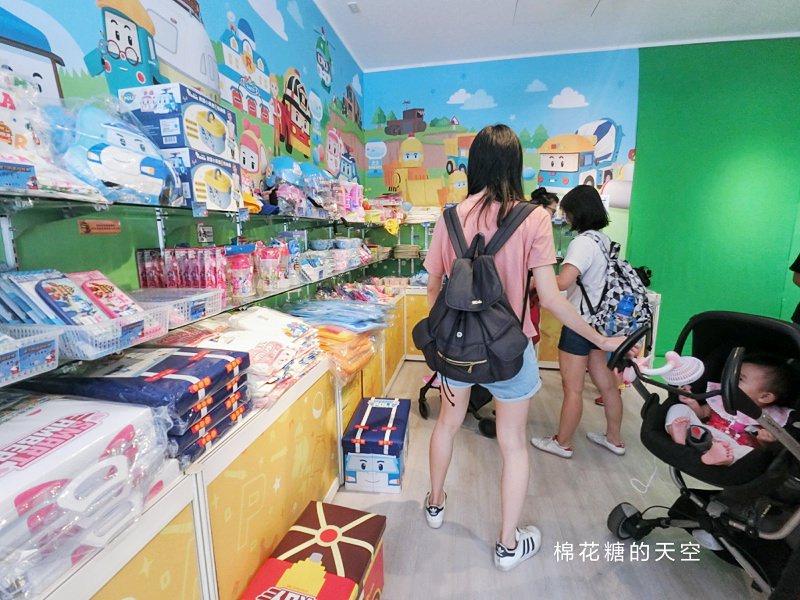 爸爸媽媽請小心！小小POLI特賣會專吸小朋友目光，人氣不輸玩具總動員
