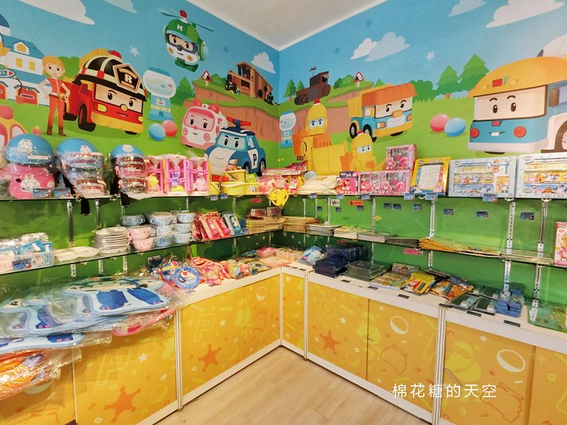爸爸媽媽請小心！小小POLI特賣會專吸小朋友目光，人氣不輸玩具總動員