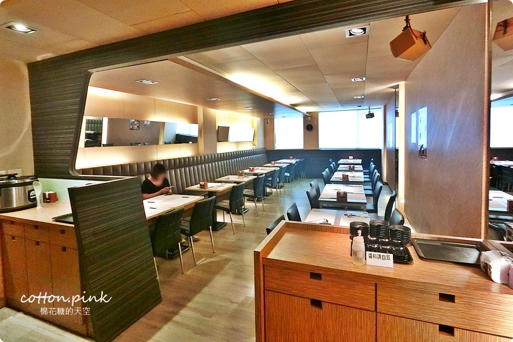 台中崇德路小火鍋新品牌！私鍋藝招牌奶香鍋超過十種配料兩百元有找～