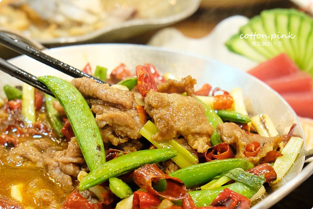 台中大里海鮮餐廳推薦-漁人料理屋，大推金鯧米粉、蟹黃豆腐～家庭聚餐老少咸宜