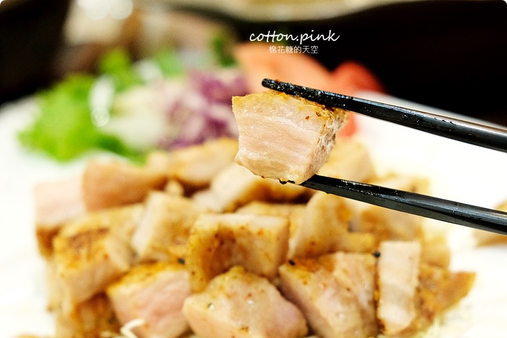 台中大里海鮮餐廳推薦-漁人料理屋，大推金鯧米粉、蟹黃豆腐～家庭聚餐老少咸宜