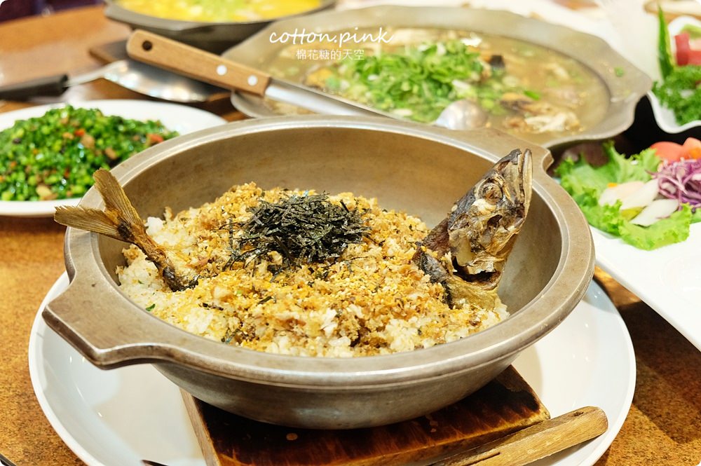 台中大里海鮮餐廳推薦-漁人料理屋，大推金鯧米粉、蟹黃豆腐～家庭聚餐老少咸宜
