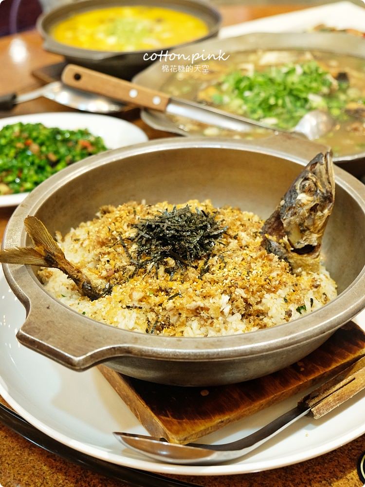 台中大里海鮮餐廳推薦-漁人料理屋，大推金鯧米粉、蟹黃豆腐～家庭聚餐老少咸宜