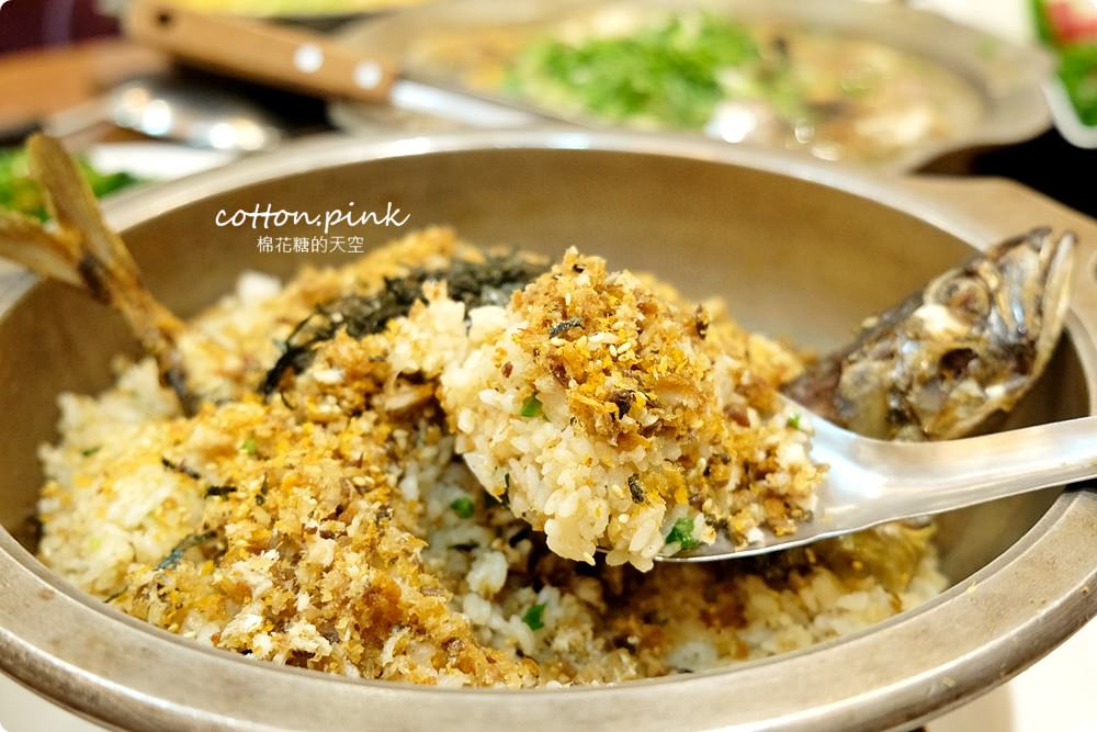 台中大里海鮮餐廳推薦-漁人料理屋，大推金鯧米粉、蟹黃豆腐～家庭聚餐老少咸宜