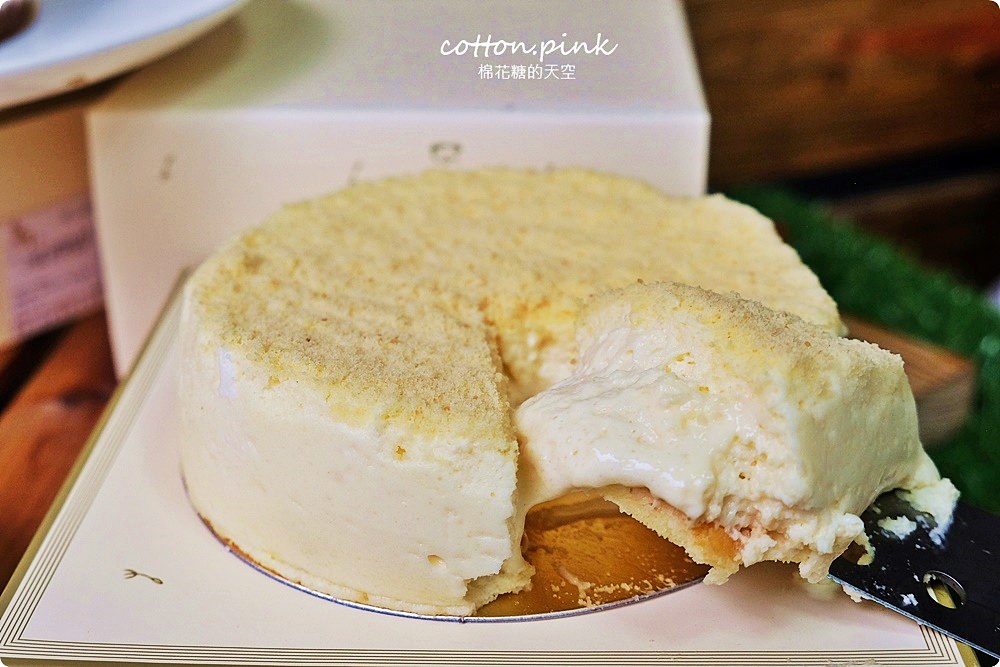 台中必吃爆漿乳酪蛋糕叫人流口水-彌月蛋糕就選他！杏屋最新雙人下午茶套餐～三層下午茶超豐富