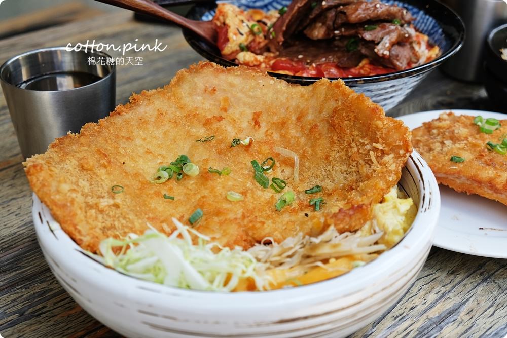 模範街浮誇系丼飯-日式豬排比臉還大！壽星用餐沐丼免費加肉大放送～小菜、生菜、飲料吃到飽！