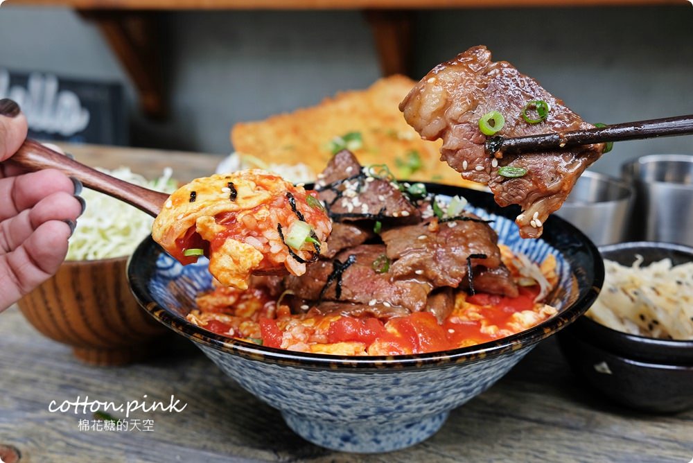 模範街浮誇系丼飯-日式豬排比臉還大！壽星用餐沐丼免費加肉大放送～小菜、生菜、飲料吃到飽！
