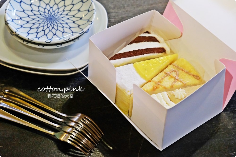 台中千層蛋糕推薦-2度C Ni Guo平價又好吃，外帶組合更划算！繽紛千層拼盤開放預約，當彌月蛋糕也棒棒