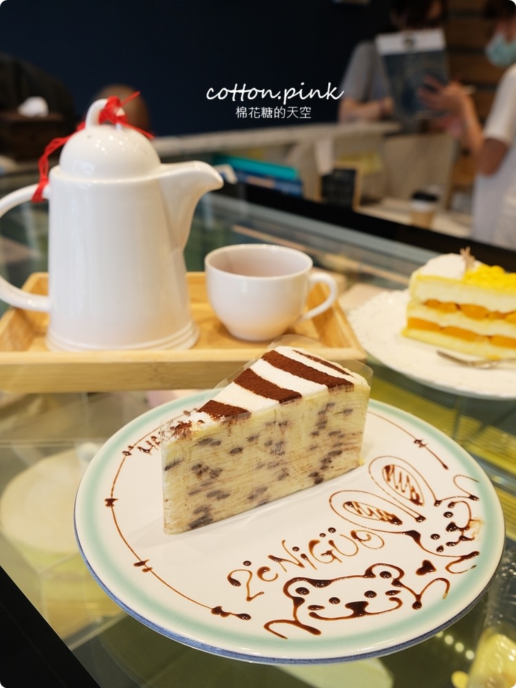 台中千層蛋糕推薦-2度C Ni Guo平價又好吃，外帶組合更划算！繽紛千層拼盤開放預約，當彌月蛋糕也棒棒