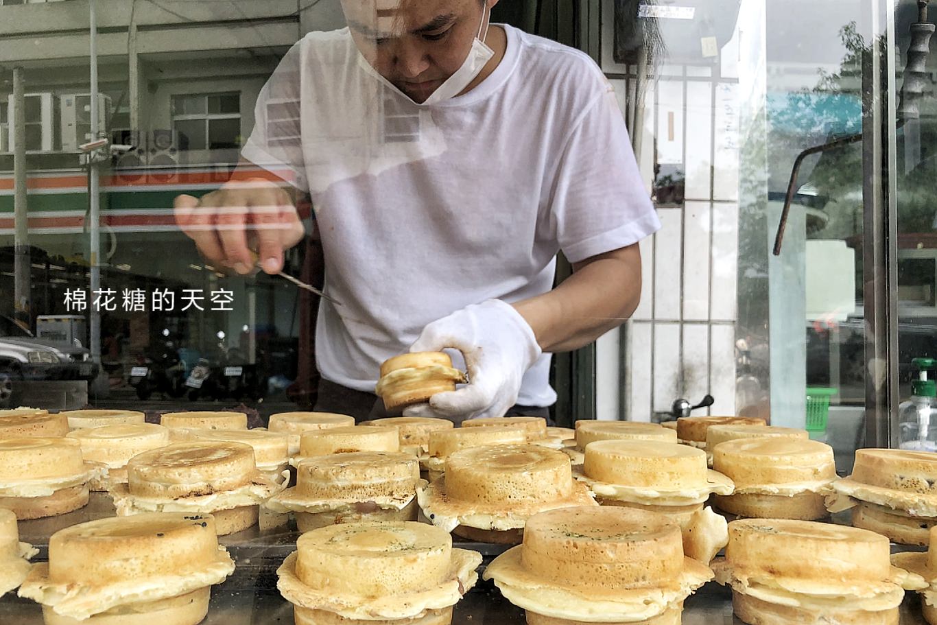 台中東勢必吃美食-超爆漿十月紅豆餅，選擇困難者還有雙口味唷