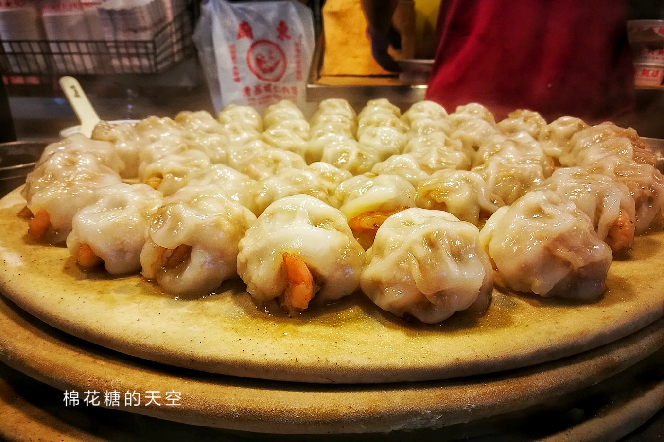 豐原廟東夜市必吃-清蒸蝦仁肉圓，鮮蝦看得到排隊也要吃