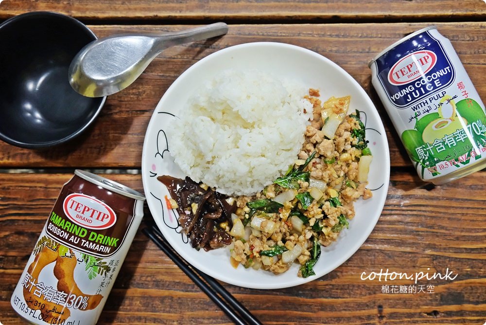 台中泰式小吃推薦-泰小葉，必點泰式炒泡麵、冬蔭功海鮮湯麵