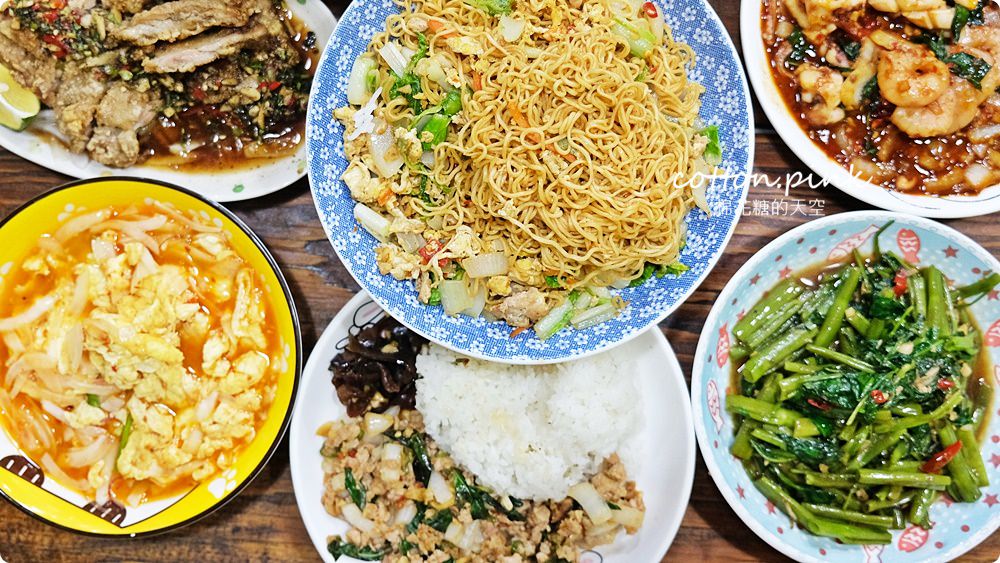 台中泰式小吃推薦-泰小葉，必點泰式炒泡麵、冬蔭功海鮮湯麵