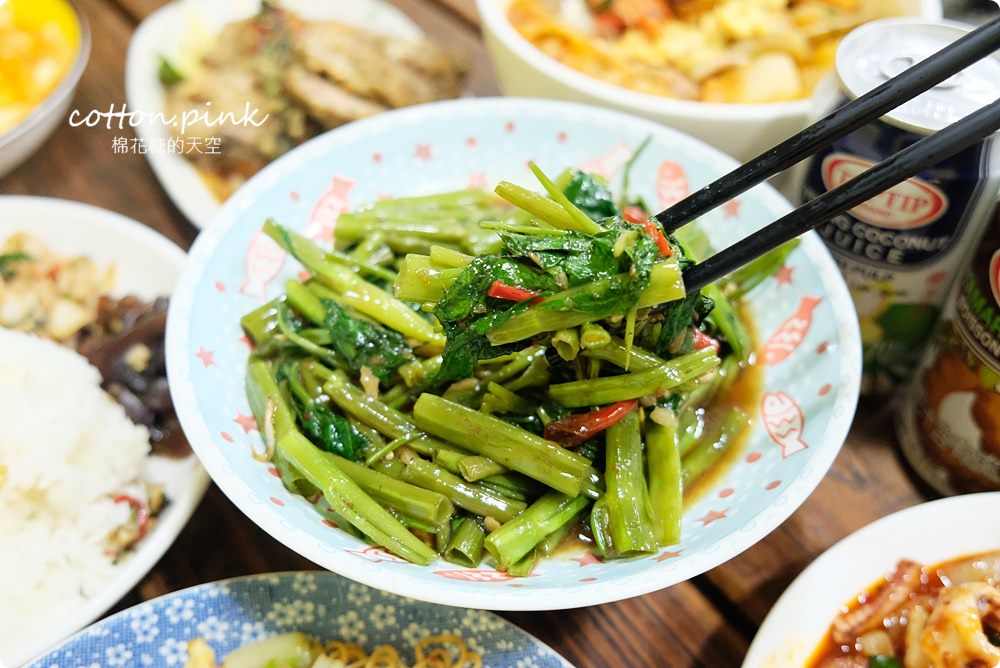 台中泰式小吃推薦-泰小葉，必點泰式炒泡麵、冬蔭功海鮮湯麵