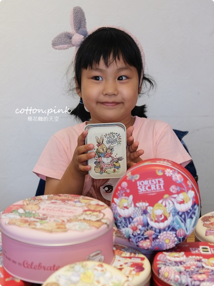 台中超夯伴手禮-少女系愛威鐵盒餅乾，不只好吃超美盒子一定要收藏啊！超萌小鐵盒只送不賣～
