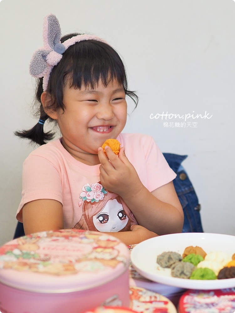 台中超夯伴手禮-少女系愛威鐵盒餅乾，不只好吃超美盒子一定要收藏啊！超萌小鐵盒只送不賣～